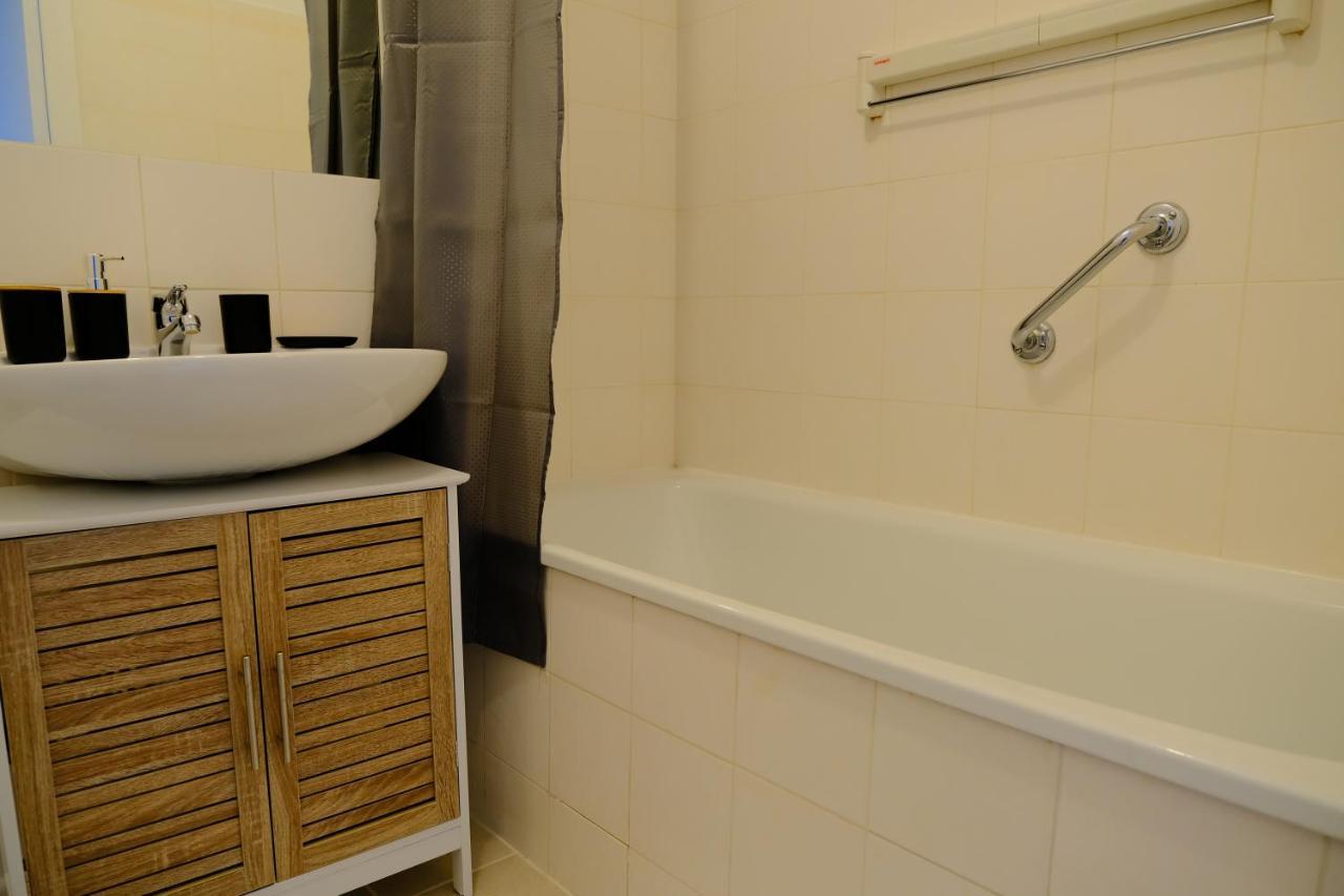 Calypso- Grand T3 70 M2 - Arrivee Autonome - Parking Prive Gratuit Apartment Melun Exterior photo